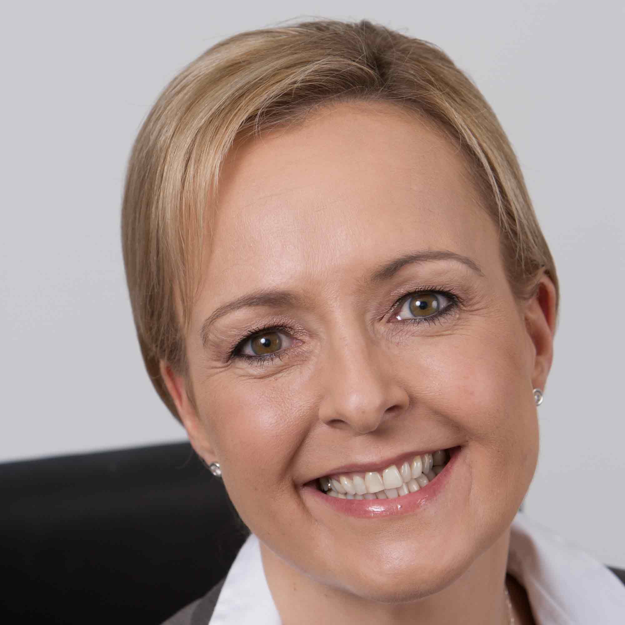Dr. Silvia Zschau