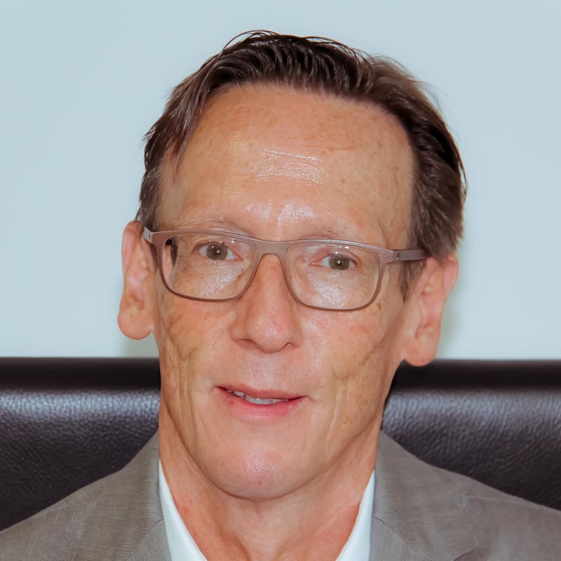 Dr. Christoph Neumann
