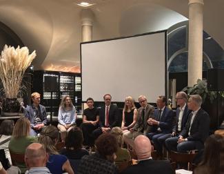 Podiumsdiskussion mit den Referenten und Vertreter der bayerischen Gesundheitspolitik
